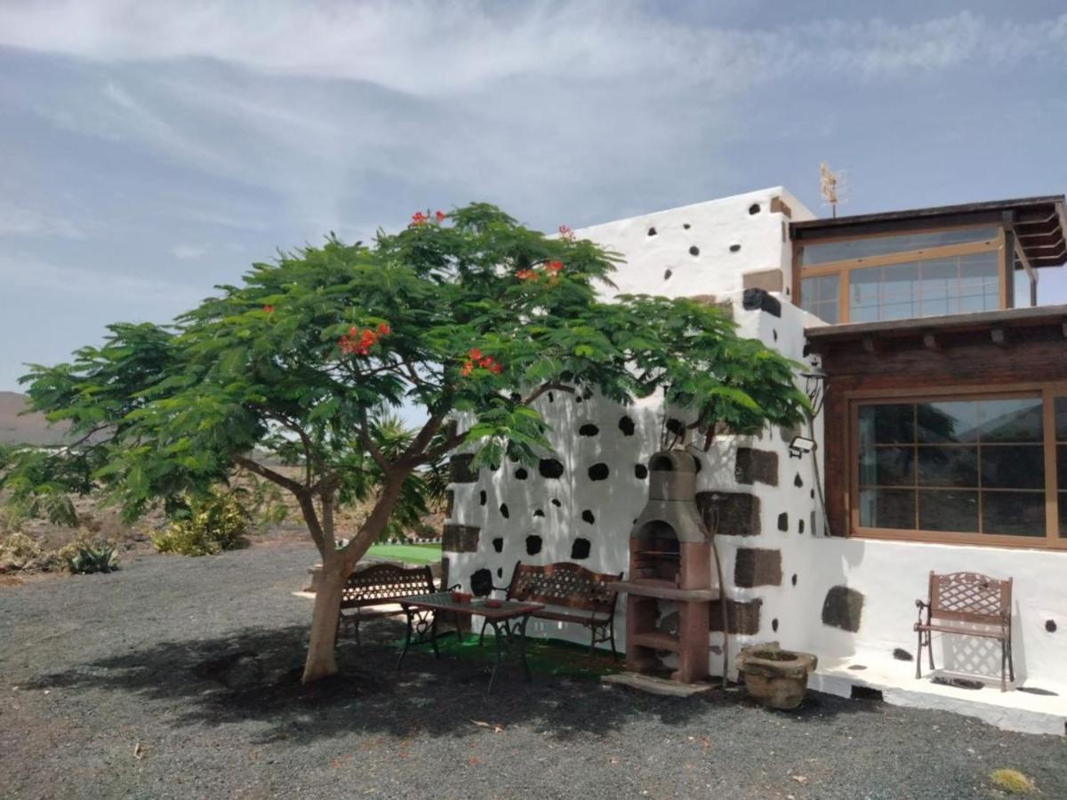 Lanzarote Casa Volcanica-Anclada Sobre La Lava Del Volcan Montana Blanca Dış mekan fotoğraf